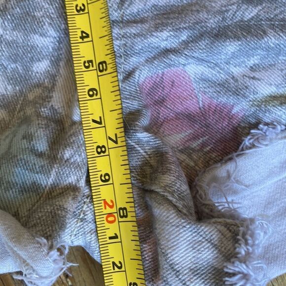Paige Feather Short Jean Shorts - Picture 9 of 9